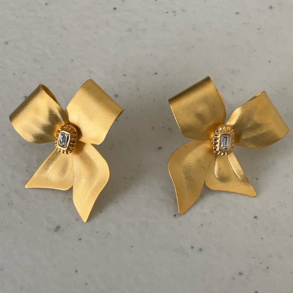 Tona Gold Architectural Bow Earrings
